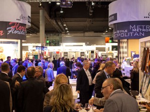 Messeparty mit vielen hungrigen und durstigen Gästen.